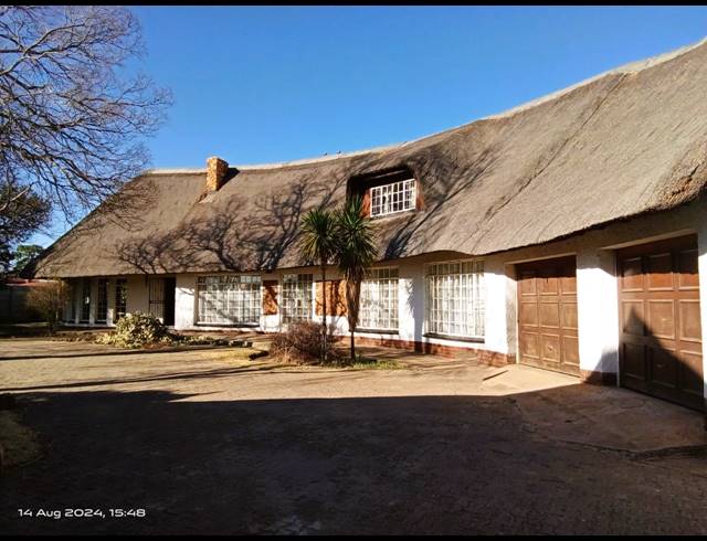 4 BEDROOM HOUSE FOR SALE IN JAMESON PARK